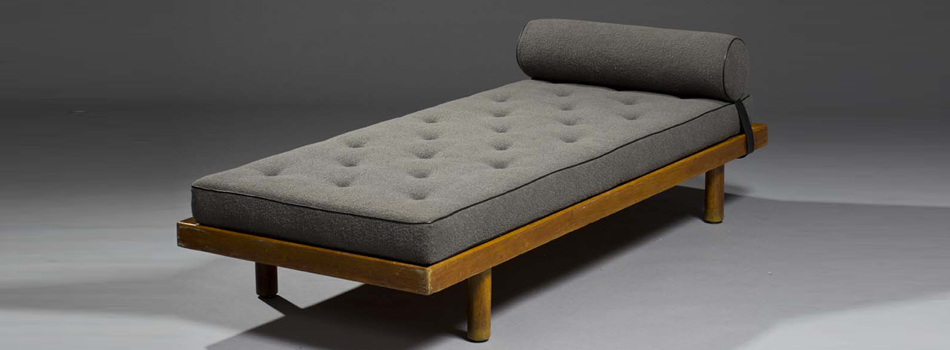 Charlotte PERRIAND • Lit de repos modèle Brésil.